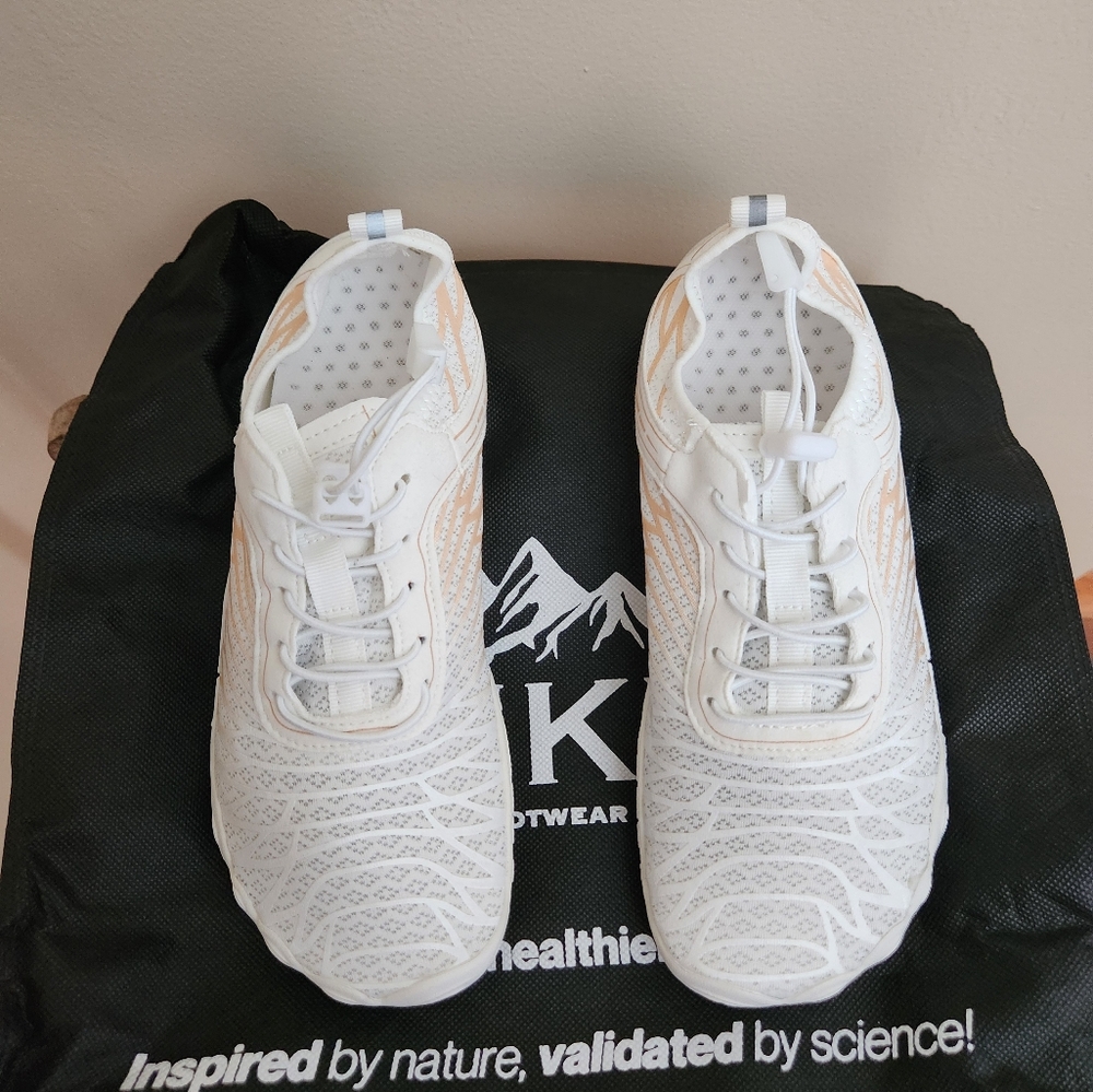 HIKE Barefoot Sneakers Sz 38